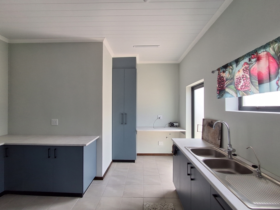 5 Bedroom Property for Sale in Stilbaai Oos Western Cape